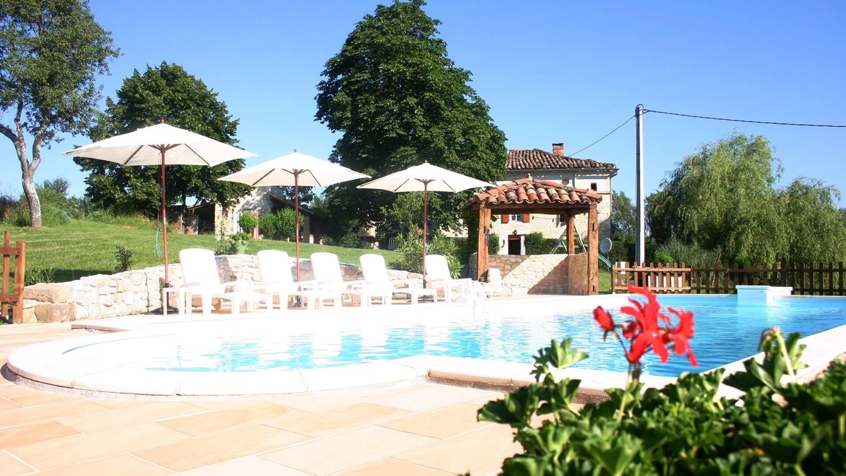 Castelnau-de-Montmiral House | Bed and Breakfast Lodge Tent at the foot of the Albigensian bastides