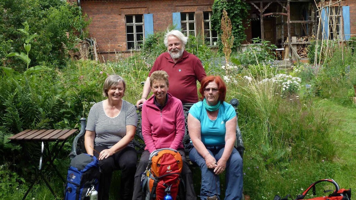Buckau Bed & Breakfast | Bed & Breakfast for under € 40 p. P.: RadPfarrhaus