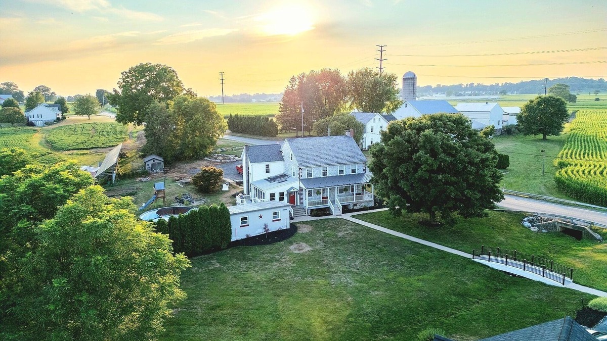 Talmage Apartment | Bed & Breakfast Historic Suite