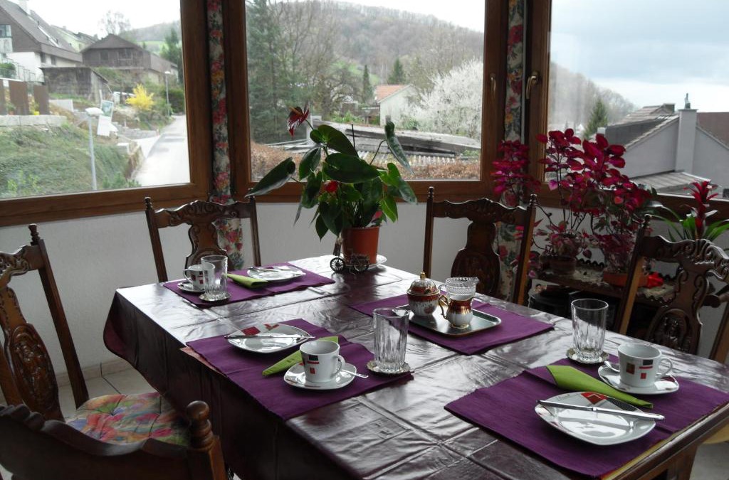 Hofstetten-Flueh Bed & Breakfast | bed&breakfast in Flüh