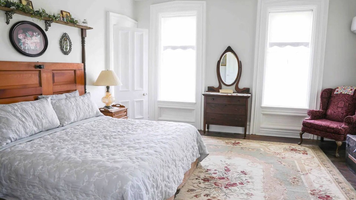 Edwardsburg Bed & Breakfast | Bed & Breakfast private room near Amish Country