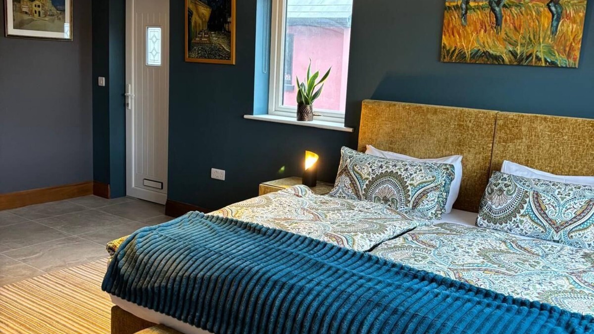 Clarinbridge Apartment | Bed & Breakfast, Stoneywood Haven in Galway, Clarinbridge