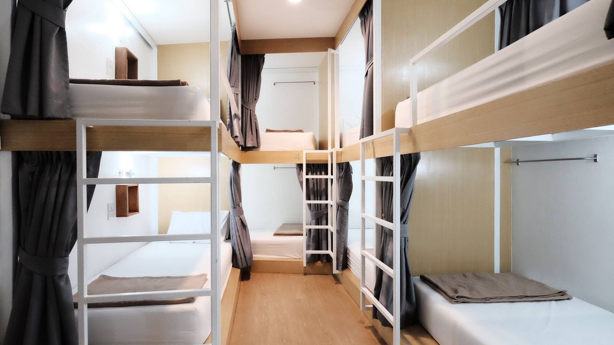 Lak Si Hotel | Bed in 8-bed Mixed Cabin Dorm With a Shared Kitchen and a Social Area