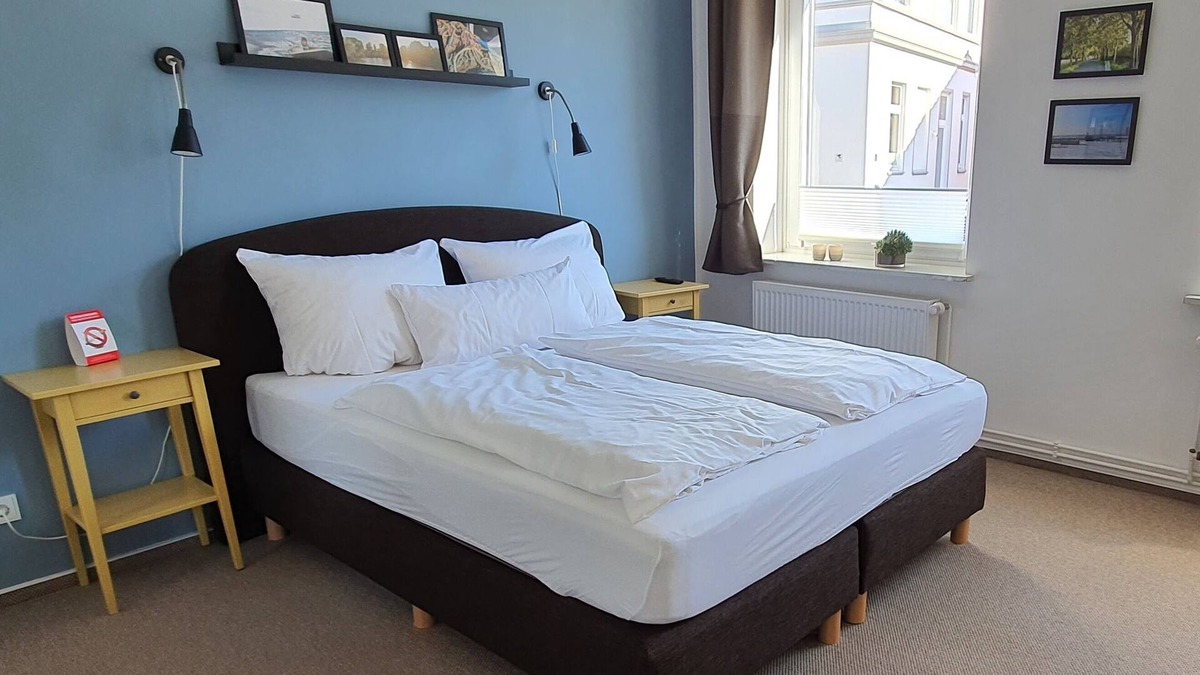 Schleswig Apartment | bed & Kitchen