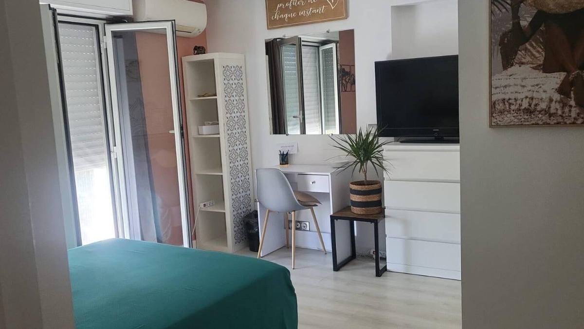 Saint Pierre de Feric Bed & Breakfast | Bedroom 2｜Repos, Calm & Serenity - Chez Benny