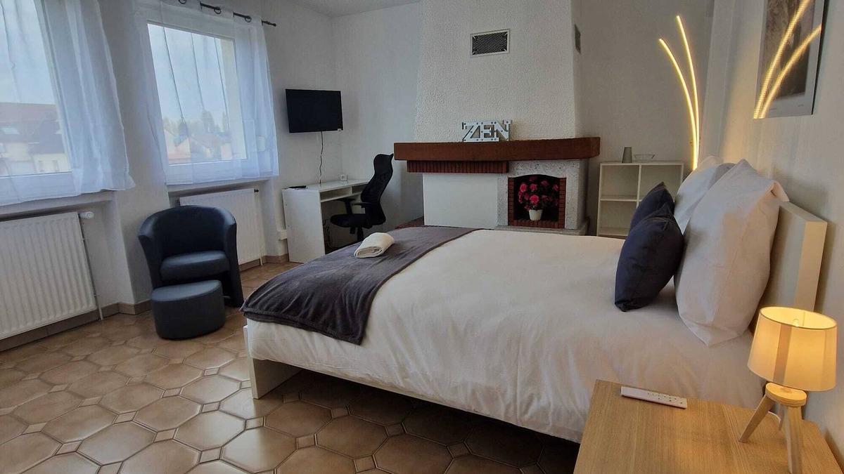 Hettange-Grande Villa | Bedroom 4 Premium Perou