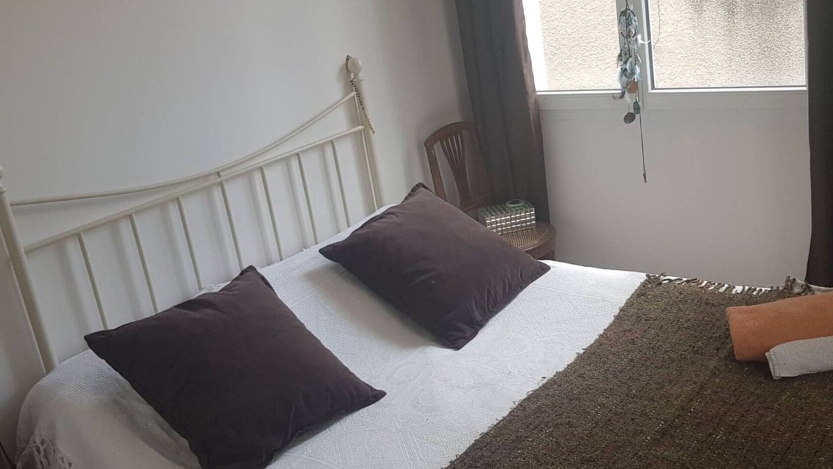 Merignac House | Bedroom for two persons with bathroom in quiet stone house close to everything