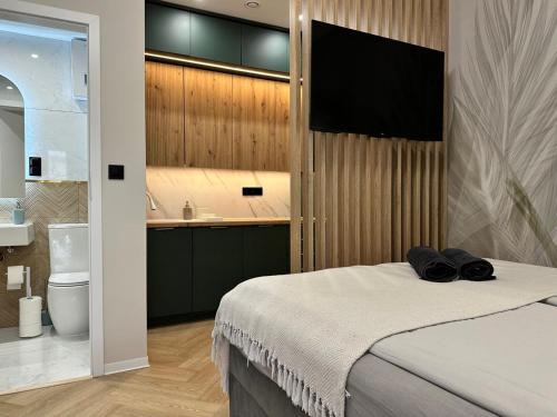 Tychy Apartment | Bedthoven Premium Self Check-in & Parking