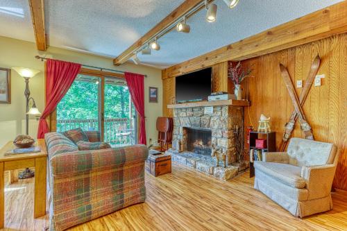 Sugar Mountain Apartment | Bee Branch 44