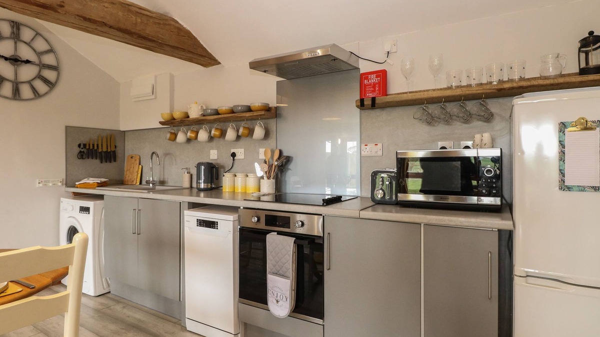 Irstead Cottage | Bee Happy Barn