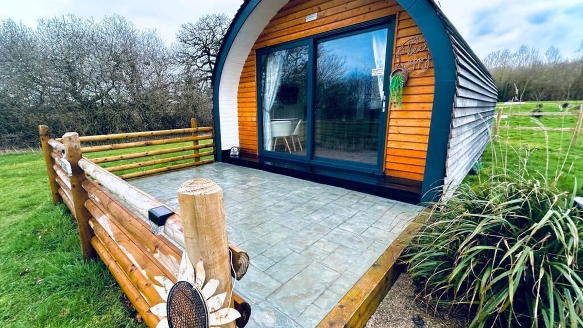 Wrexham Cabin | Beech Pod Cabin in beautiful surroundings Wrexham