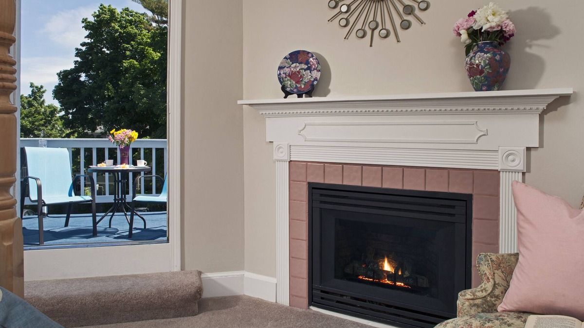 Off Broadway Bed & Breakfast | Beech Tree Inn & Cottage