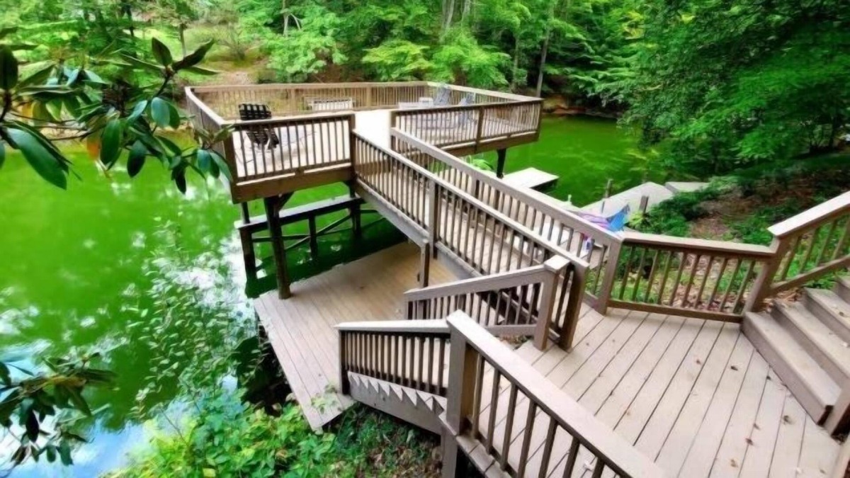High Point House | Beechwood: Kayak, Cozy home with Huge Dock, foosball, firepit, wifi