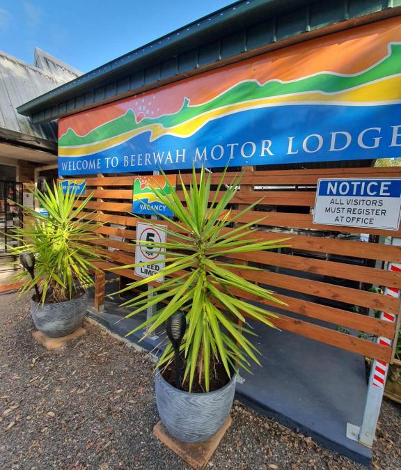 Landsborough Hotel | Beerwah Motor Lodge