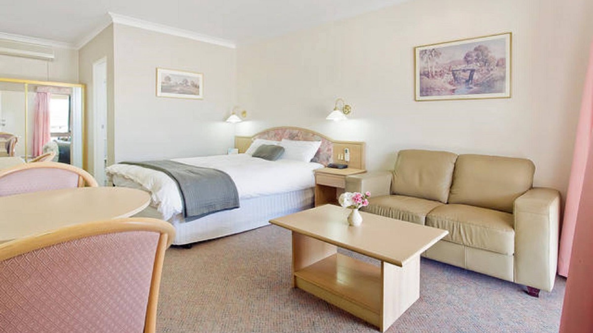 Bega Hotel | Bega Village Motor Inn