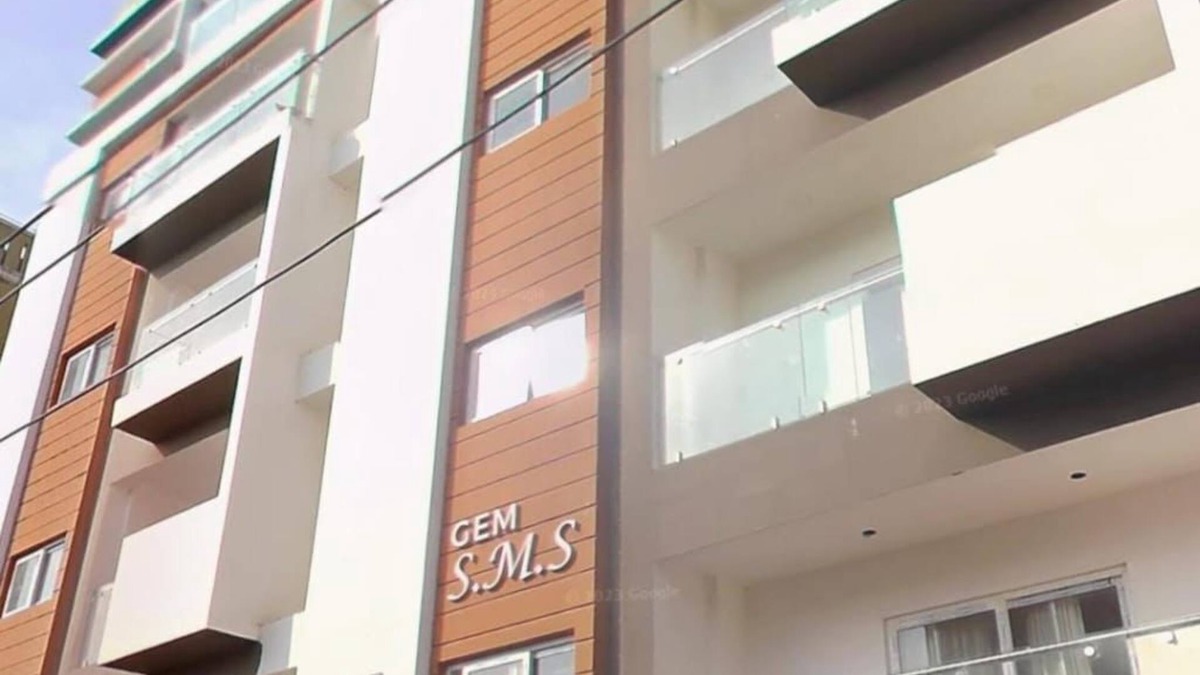 Banjara Hills Apartment | Begin your adventure in the heart of the city from our chic spacious apartment