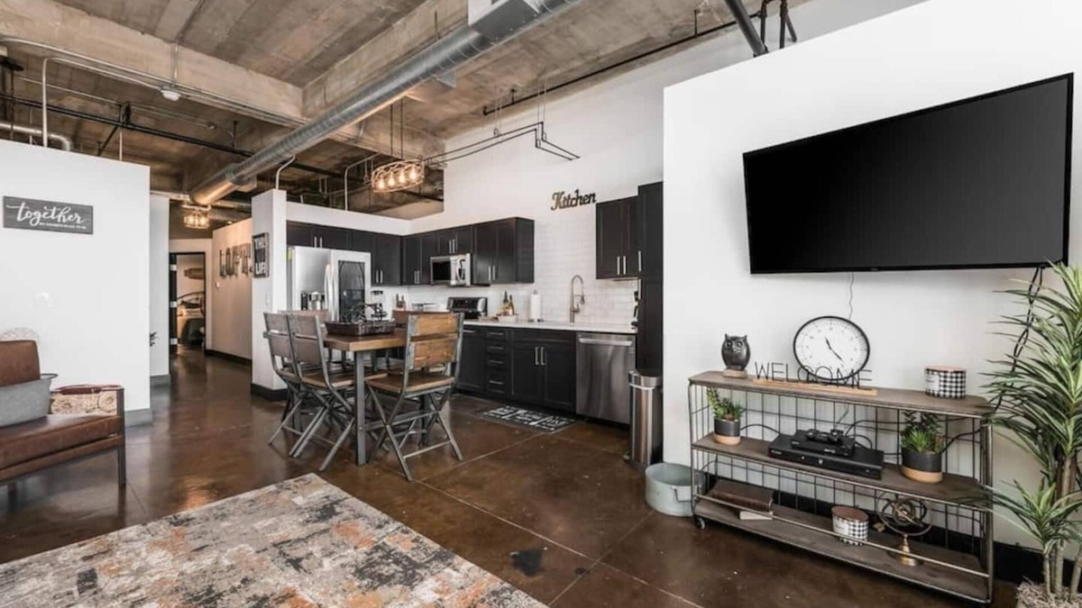 Brazos Condo | Behren's Loft - a downtown experience!