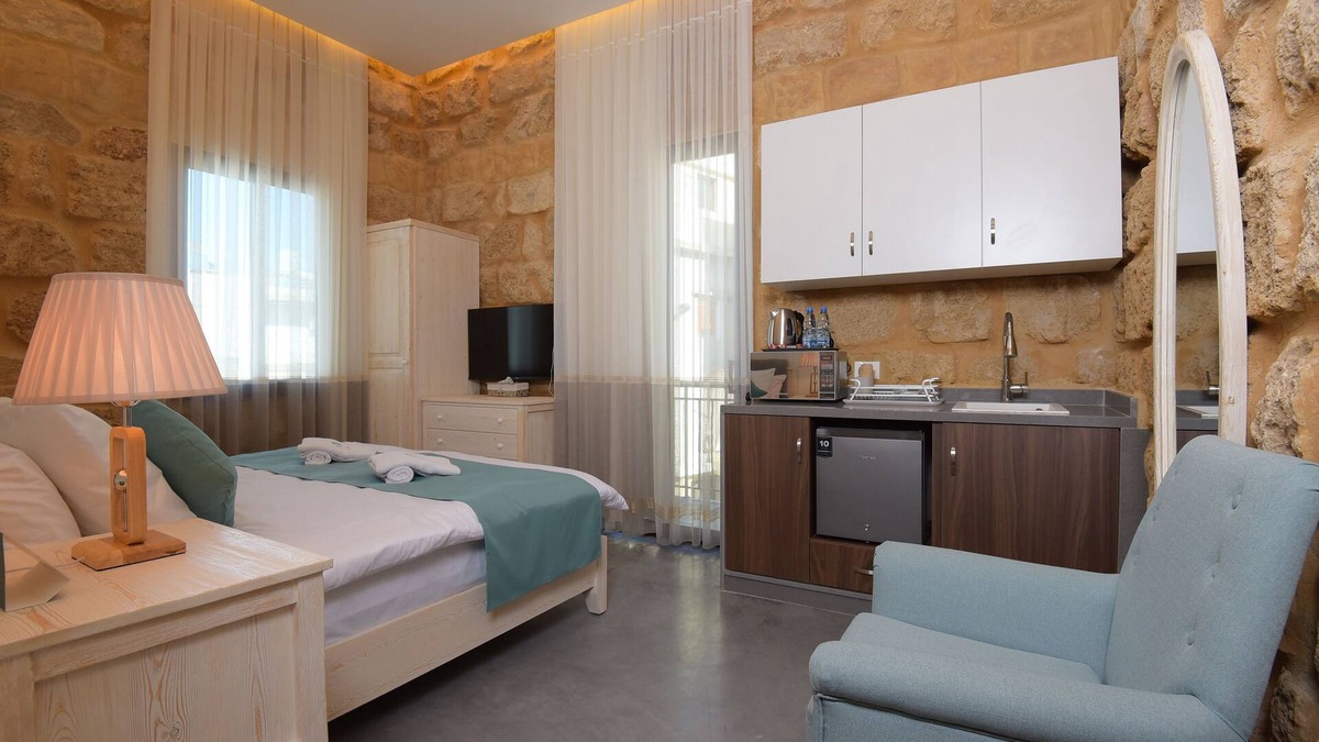 Enfeh Bed & Breakfast | Beit Laure