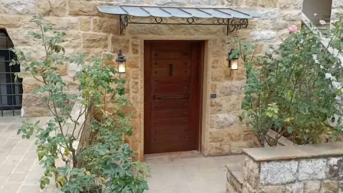 Duhur ash Shuwayr House | Beit Salwa Chemlan Arch house private garden sunset valley view 24/7 Electricity