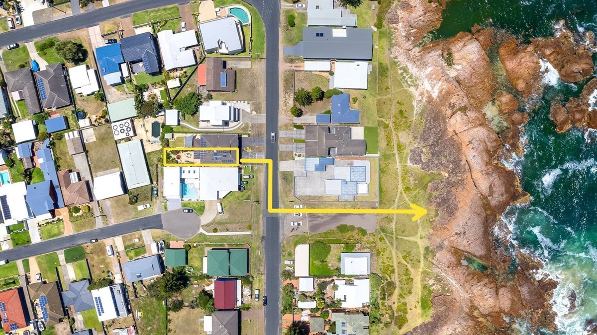 Anna Bay House | Bel Air, 8A Ocean Ave - pet friendly, water views and air con