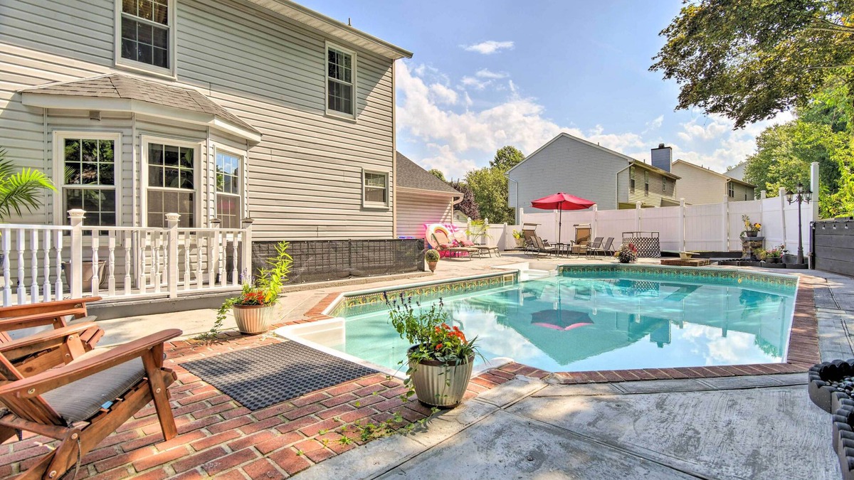 Bel Air South Apartment | Bel Air Apartment w/Pool ~ 2 Mi to Main St