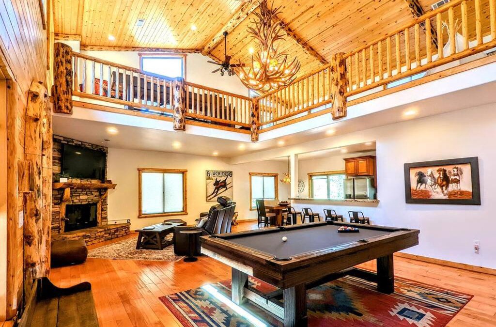 Meadowbrook Estates House | Bel Air of Big Bear - Fun & Tech & Massive Cabin