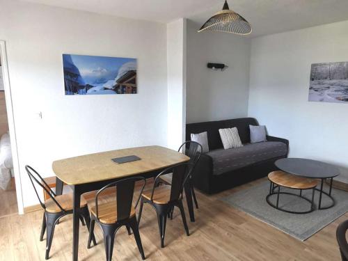 Les Angles Apartment | Bel Appartement 4 pièces rénové, 3 chambres, 2 terrasses, parking, cuisine équipée, Les Angles - FR-1-593-112