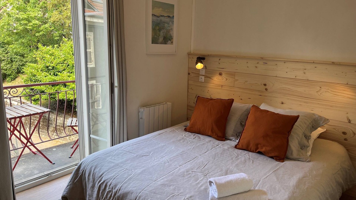 Bellegarde-sur-Valserine Apartment | Bel Appartement Calme, 1 Minute du Centre et de la Gare