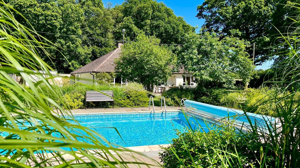 Watersfield Cottage | Bell Meadow - cottage with private pool, sleeps 7 guests (maximum 6 adults) in 3 bedrooms