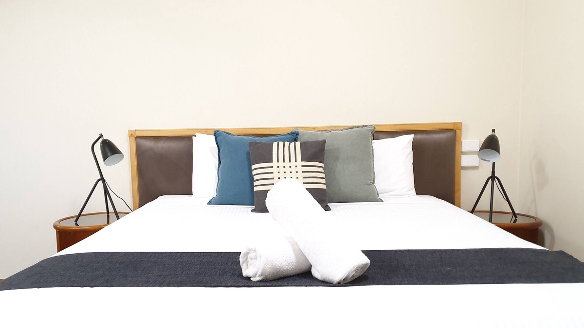 Preston Hotel | Bell Motel