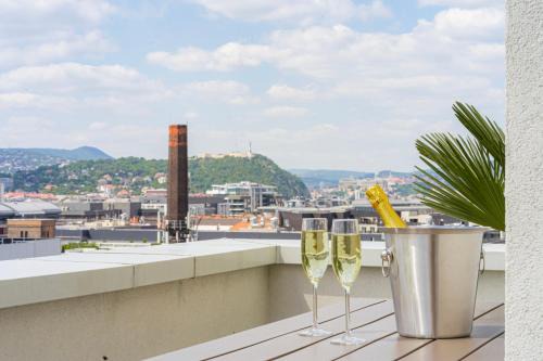 Ferencvaros Apartment | Bella Budapest Homes l FREE PARKING