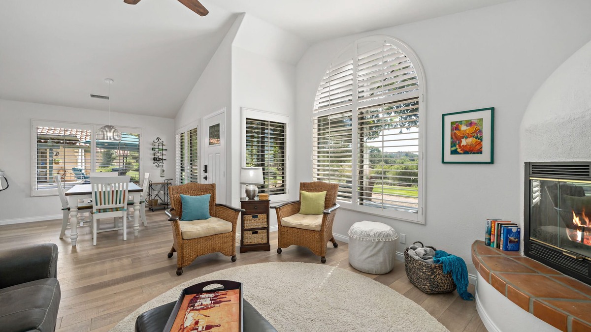 Fallbrook House | Bella Casita-A Quiet Gem Near Wine Country