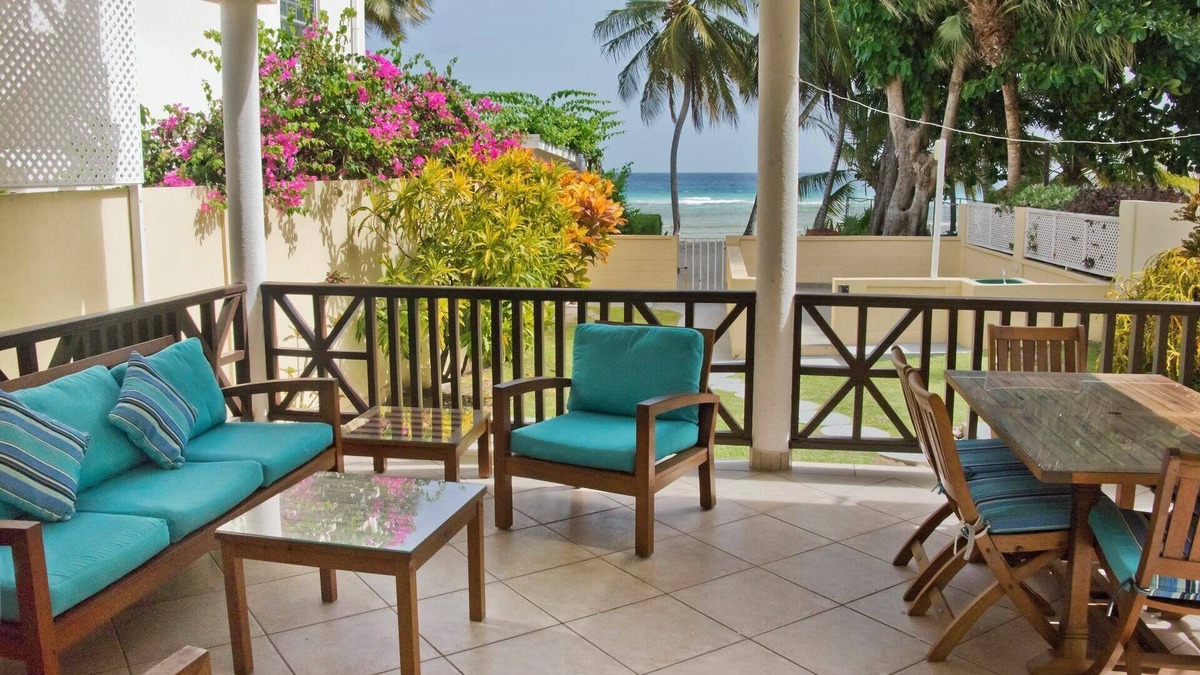 Hastings Cottage | Bella Dia Lower | Three Bedroom Apartment on the Beach