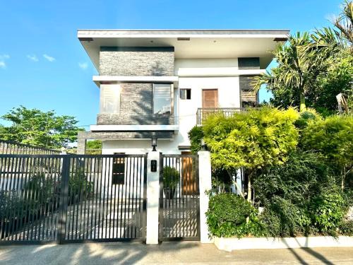Tagaytay House | Bella Homes 6BR 4Bath near Rotunda