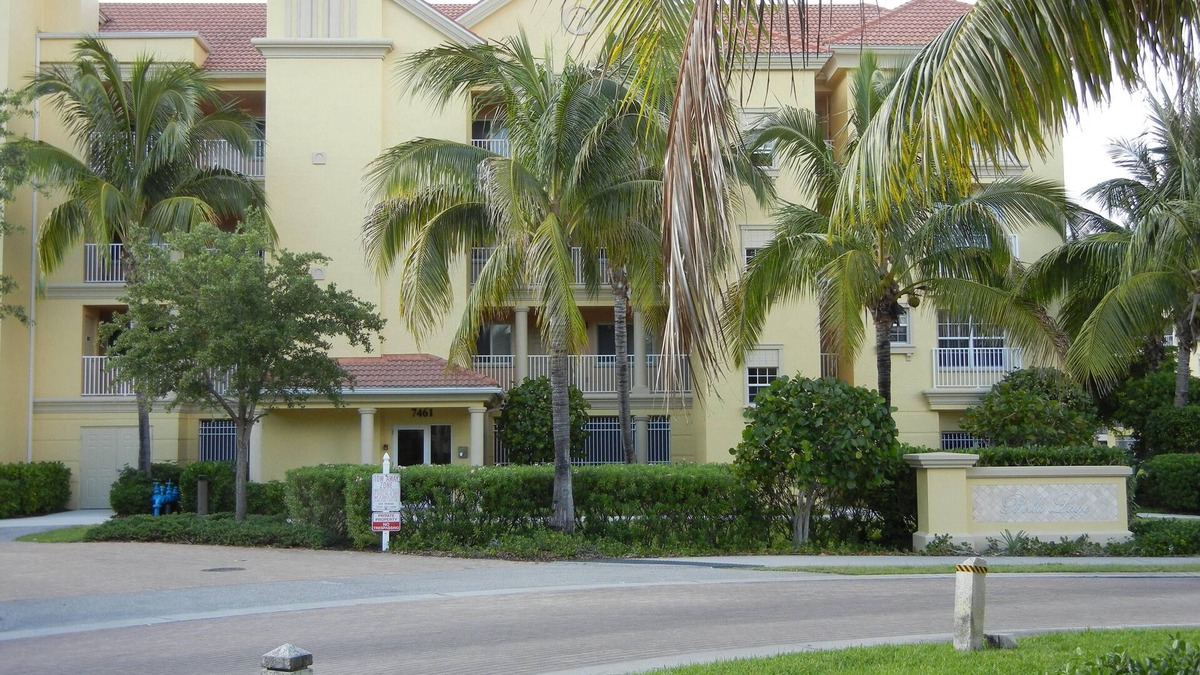 South Island Condo | Bella Lago at Bay Beach : Steps From Beach, Stunning Furnishings, Worry Free!