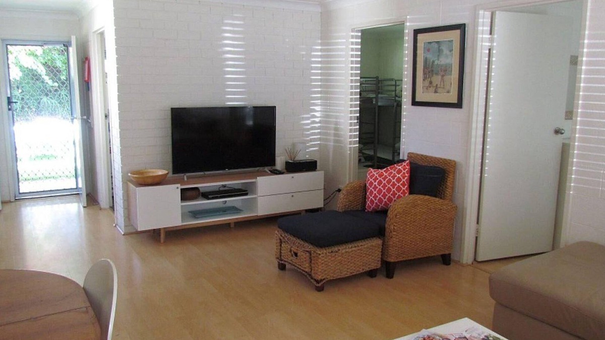 Blueys Beach Villa | Bella Villa Manyana 19 great location short stroll to the beach and local shops