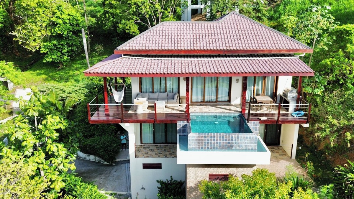 Pristine Bay House | Bella Vista @ Coral Views, French Harbor