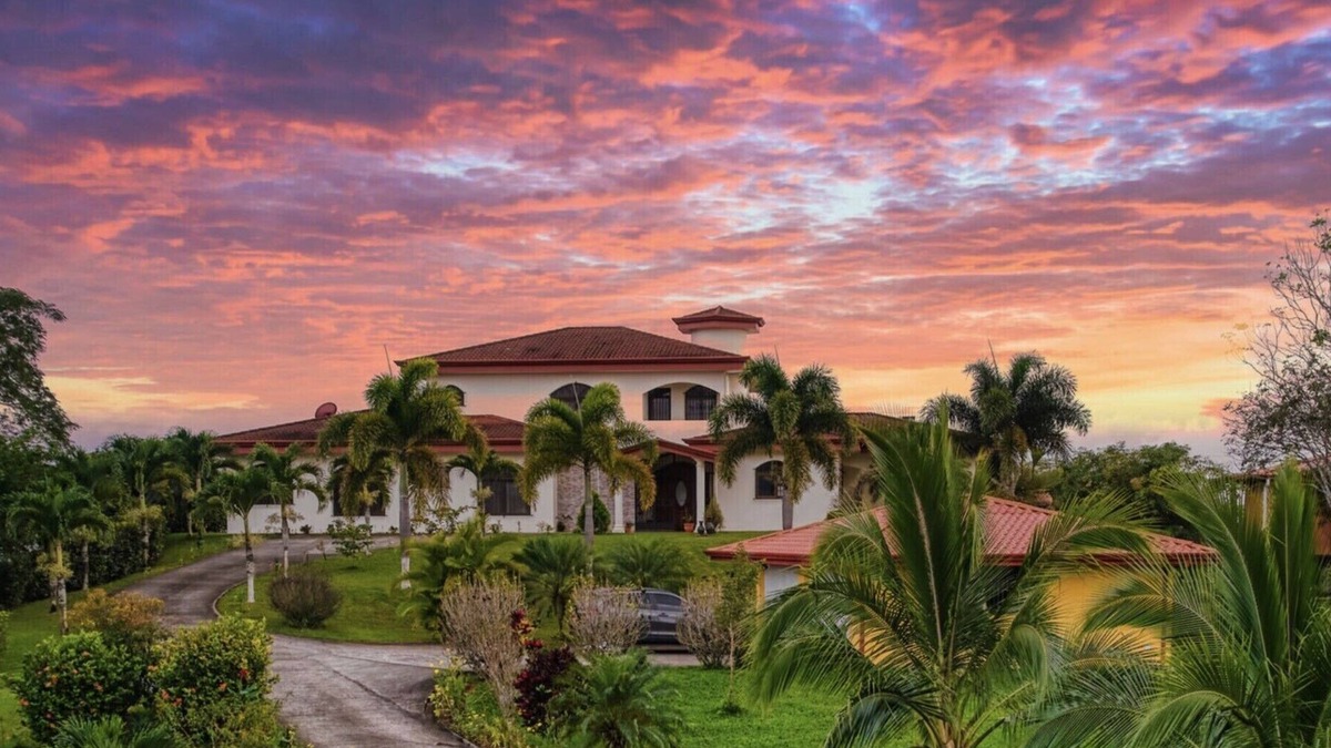 Garabito House | Bella Vista Private Resort, Perfect for Weddings, 9 bedrooms, Sleeps 24