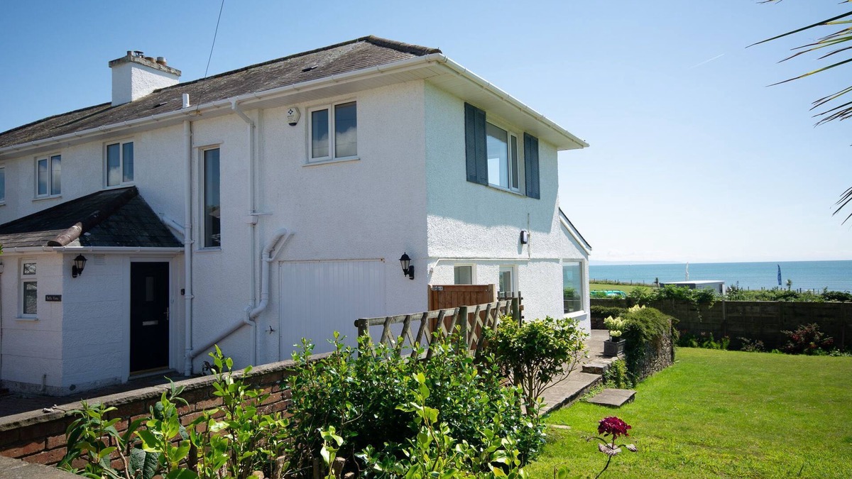Criccieth Cottage | Bella Vista - sleeps 8 guests in 4 bedrooms