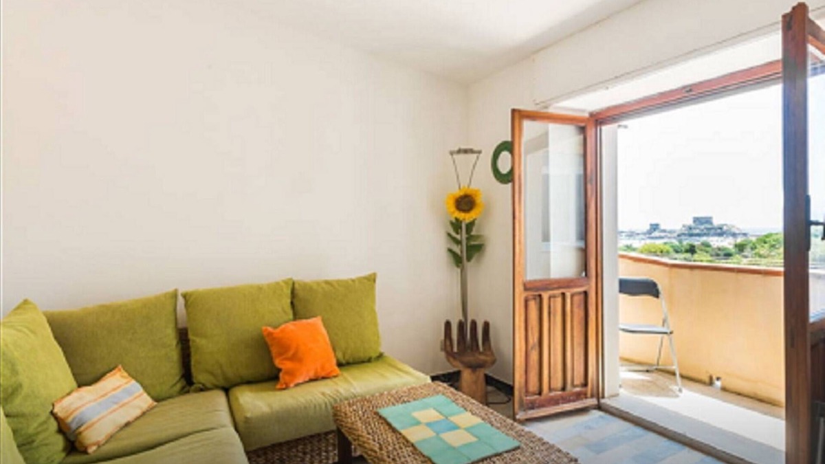 Bosa Marina Apartment | Bella Vista-stunning views+overlooking beautiful beach-Modern top flr apartment