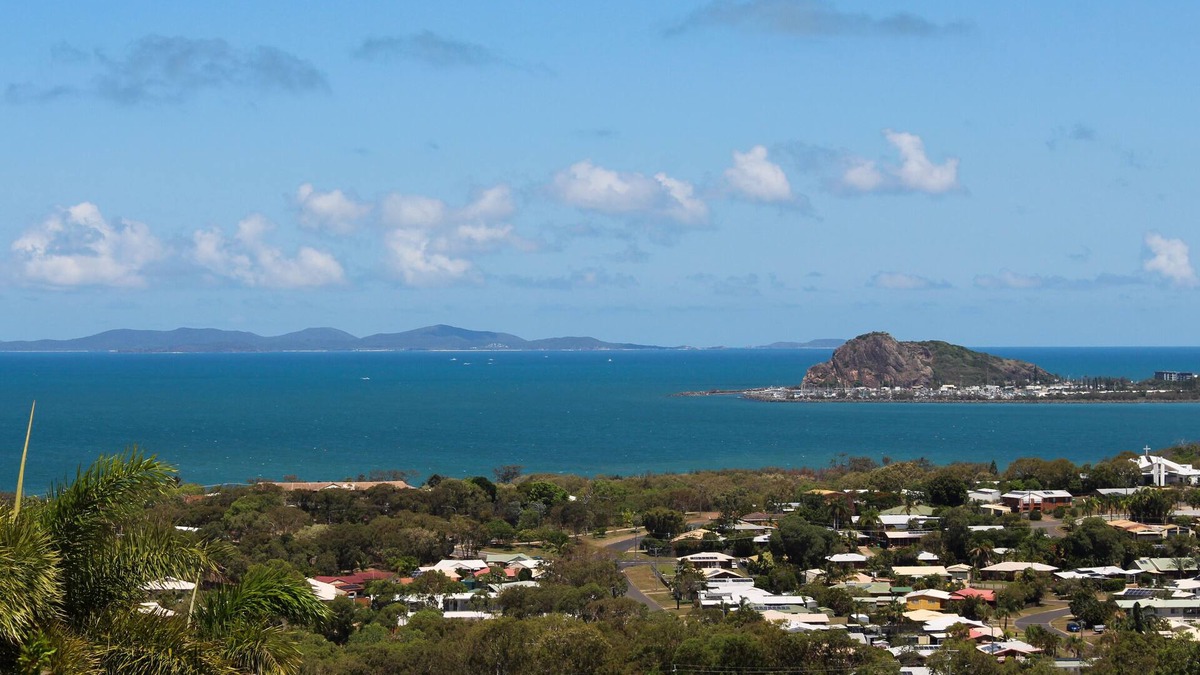 Taranganba Apartment | Bella Vista Yeppoon. Spectacular Ocean Views with Continental Breakfast