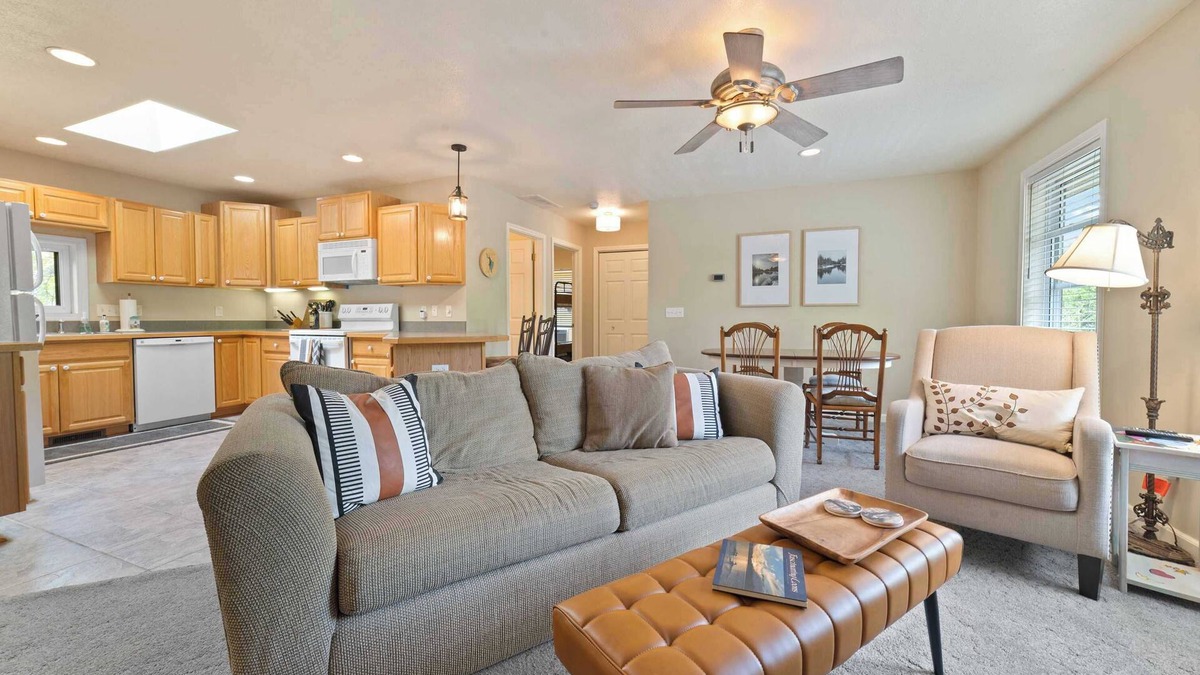 Bellaire House | Bellaire Riverfront House: Kayak,Fish,Golf & Fall Colors!