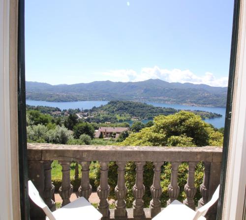 Miasino Apartment | Bellavista in palazzo storico e deliziosa vista lago!