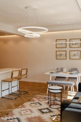 Mellet Apartment | Bellavista Luxe Apartment with Leie View