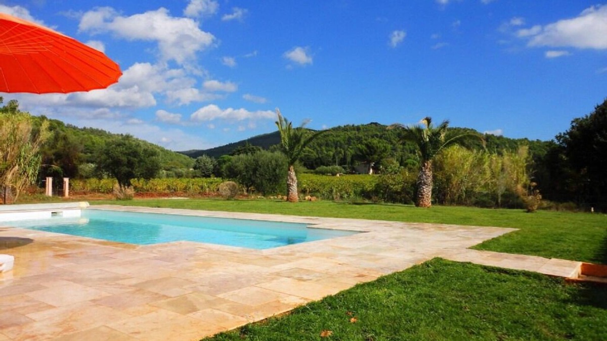 Cuers House | Belle et Grande Villa Avec Piscine au Calme