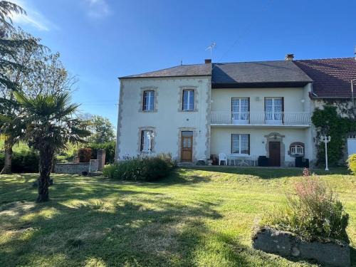 Cressat House | Belle Maison avec vue magnifique , séjour pleine nature gd jardin