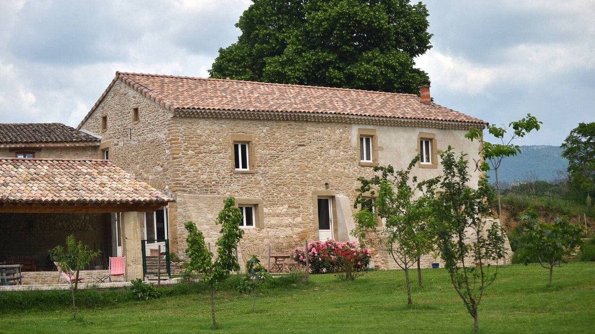 Montvendre House | Belle Maison de Caractère au Calme, à la Campagne et Proche de Toutes Commodités