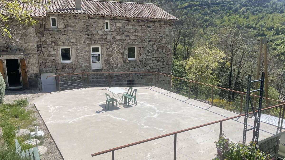 Pereyres House | Belle Maison en Pierre au Calme