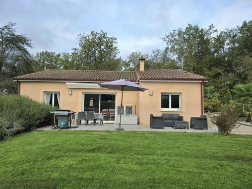 Champcevinel House | Belle maison plain-pied à 2 pas de Périgueux, terrasse, jardin clos, confort moderne, animaux bienvenus - FR-1-616-99