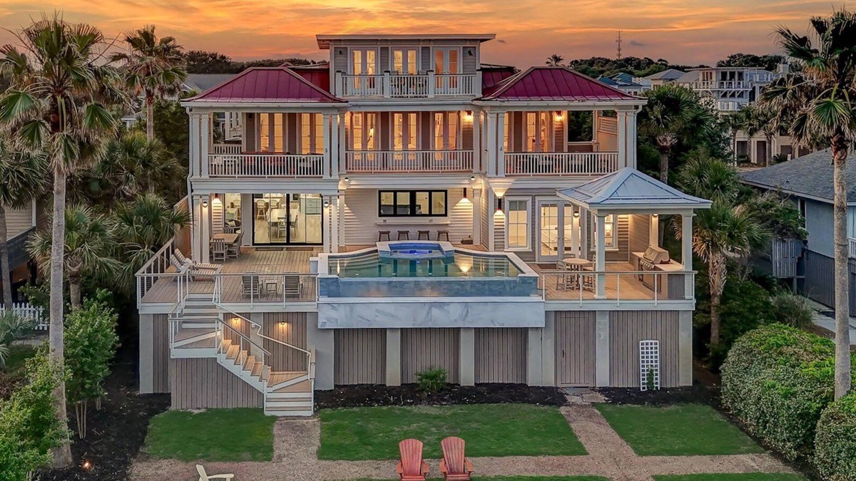 Isle of Palms House | 'Belle Mer'~ OCEAN FRONT, PRIVATE POOL, HOT TUB, ELEVATOR